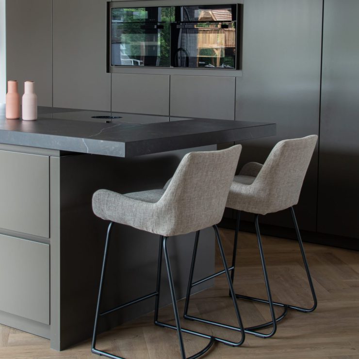 bar met barkrukken