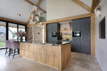 Maatwerk kookeiland van hout