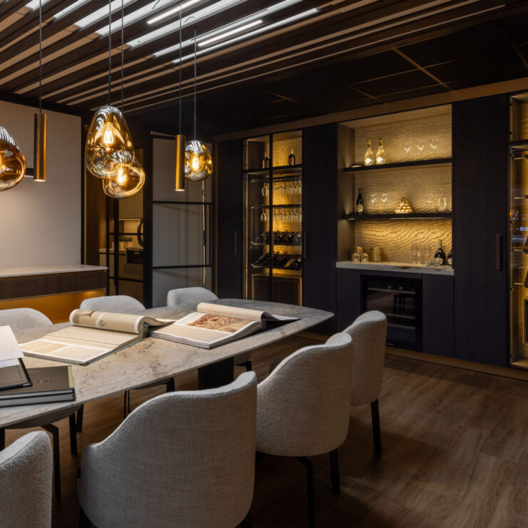 luxueuze kastenwand in eetkamer