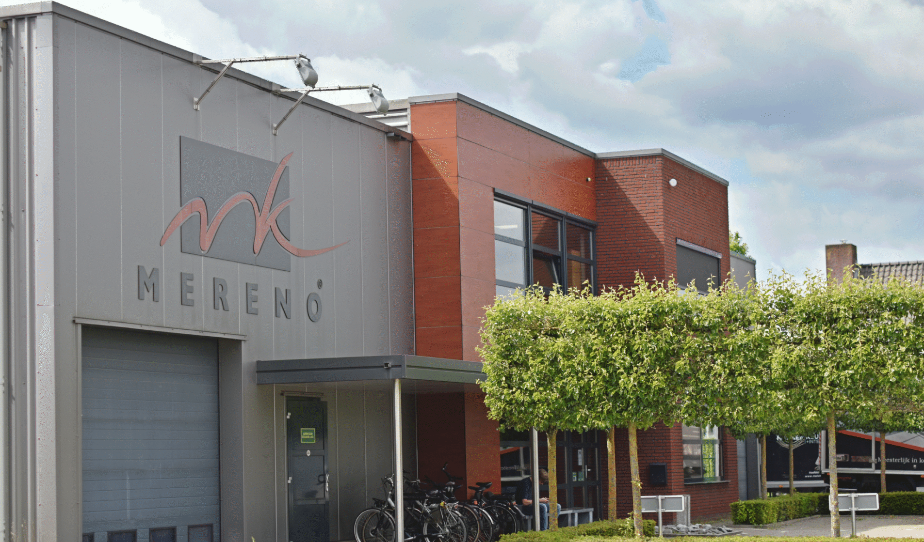voorkant fabriek Mereno