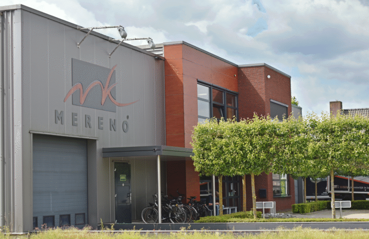 voorkant fabriek Mereno
