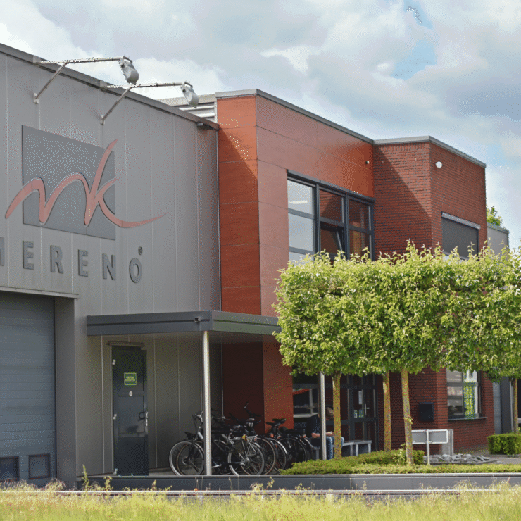 voorkant fabriek Mereno