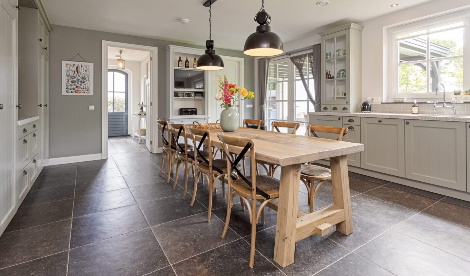 landelijke keuken met eettafel