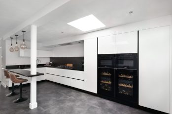 Moderne witte hoogglans Mereno keuken