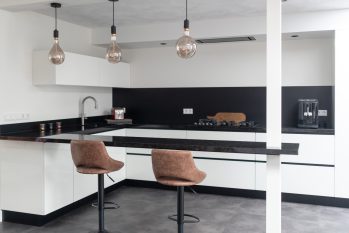 moderne hoogglans witte keuken
