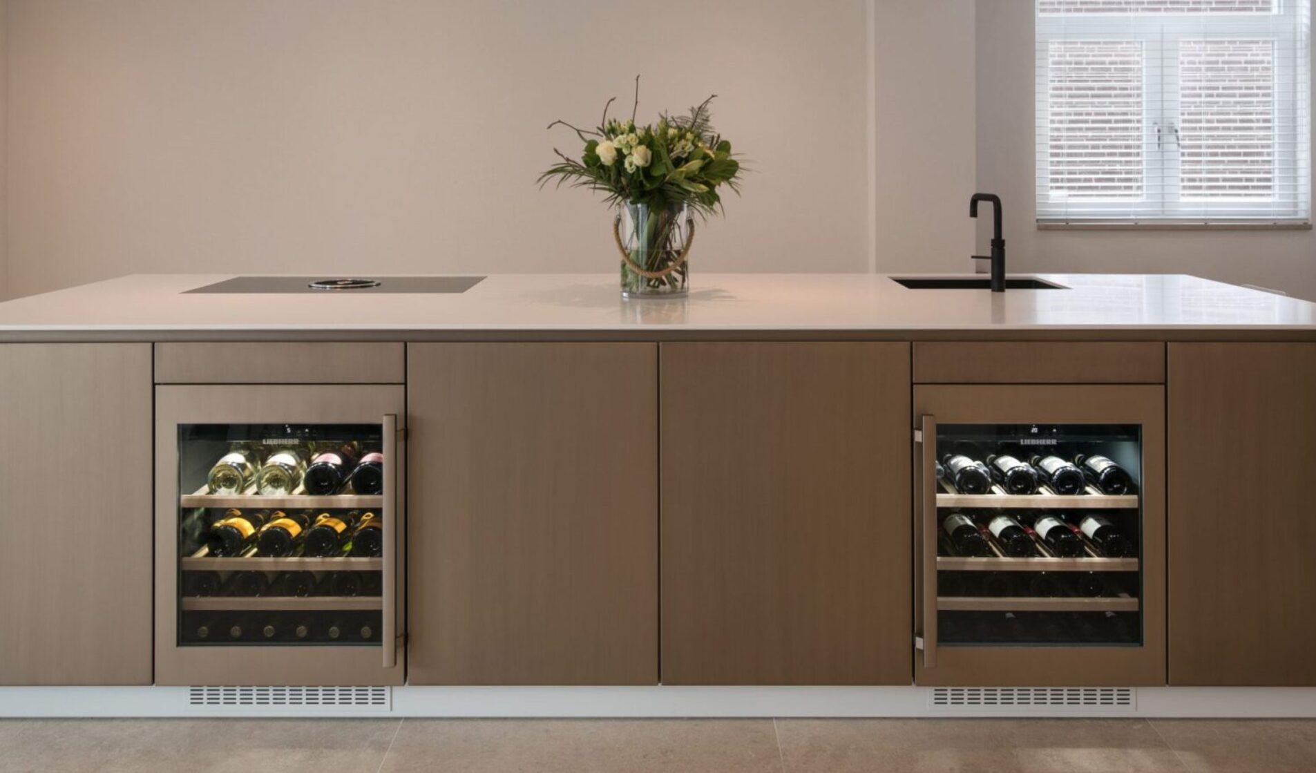 strakke keuken met bijzonder kleurgebruik