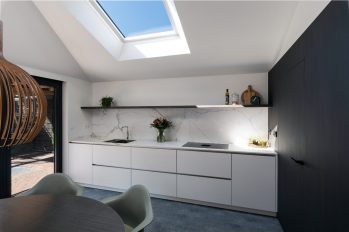 minimalistische lichte keuken